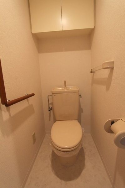 トイレ　※他号室写真使用