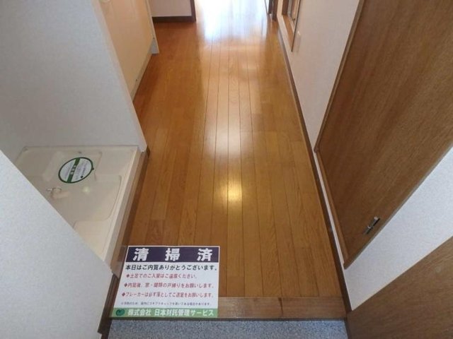 都営三田線 巣鴨駅 徒歩4分 13階建 築28年の玄関写真