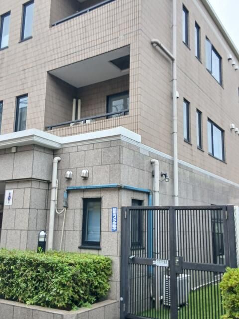 建物外観　外観は落ち着いています