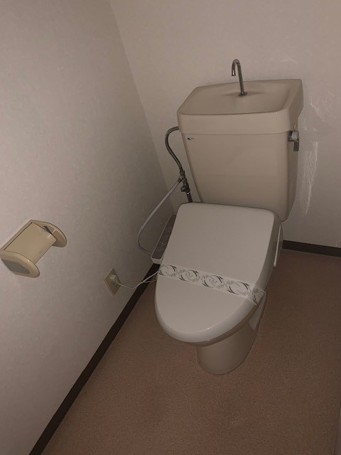 トイレ　※同物件別部屋の写真です。