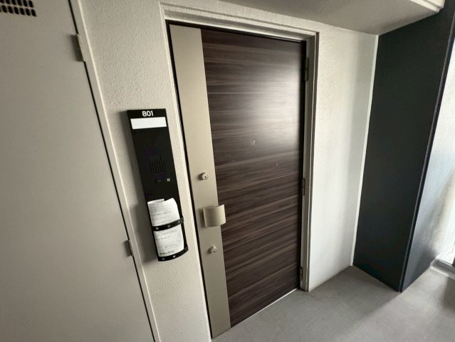 プレサンス栄モードの玄関写真