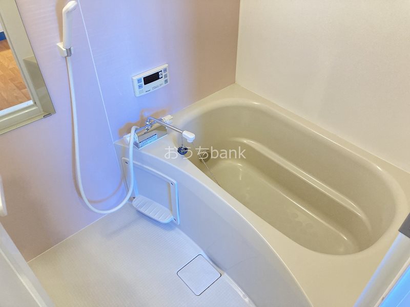 バス・シャワールーム　追い炊き機能付きです。