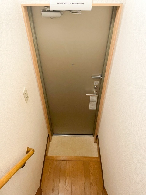 キャプテンフィールドの玄関写真