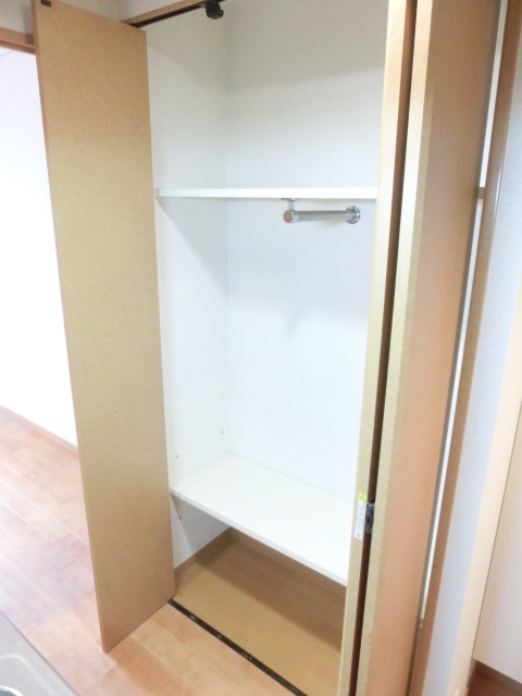 収納　★棚があるので用途別の収納ができます★