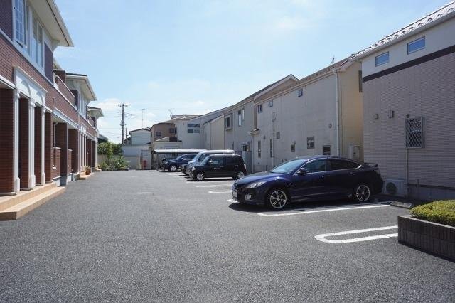 駐車場　車をお持ちの方に嬉しい駐車場付きの物件です