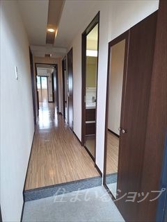 玄関　ミラー付き大型シューズボックス