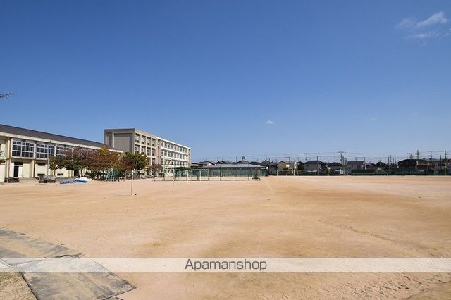 中学校　加古川市立中学校平岡南中学校（中学校）まで2465m