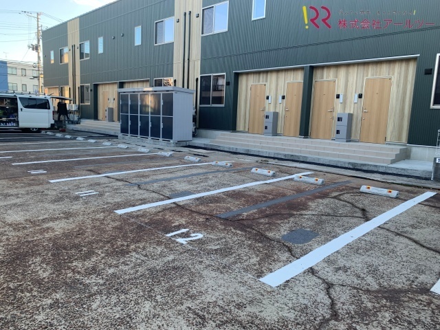 駐車場　敷地内駐車場