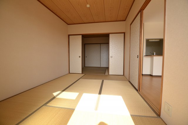 収納　同物件、別号室の写真です。