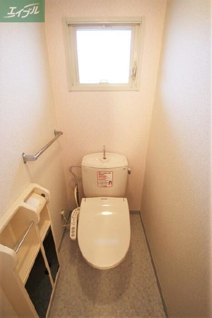 ロイヤルハイツ山上 A棟のトイレ写真