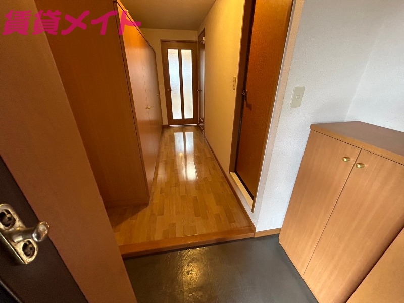 玄関　別部屋参考写真です