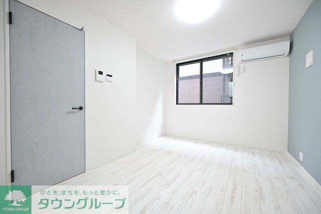 コートカリーナ竹ノ塚の居間写真
