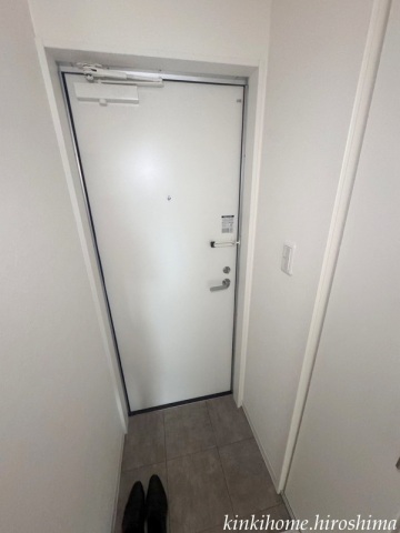 玄関　※別号室の写真です。