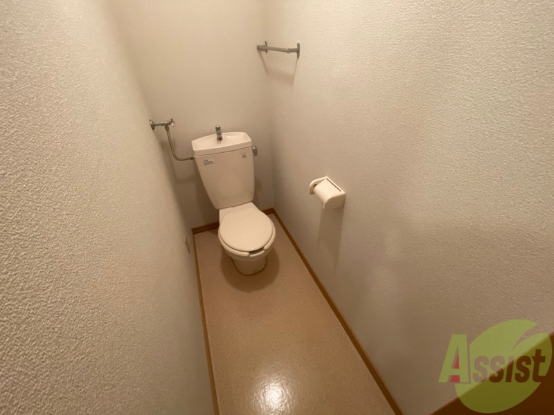 トイレ　こちらはトイレです。清潔感があり、安心して使用できます。