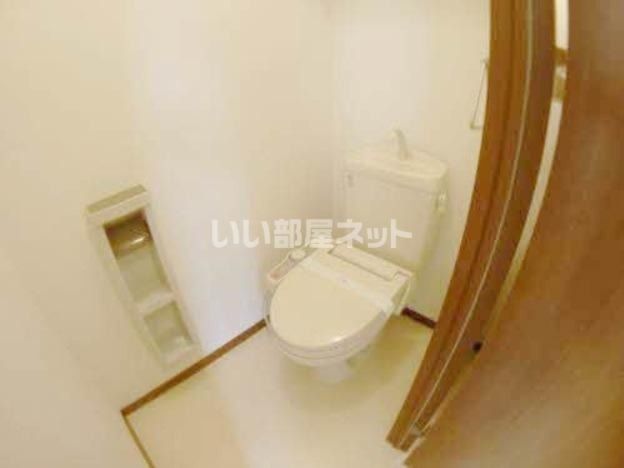 ＪＲ奥羽本線 青森駅 バス乗車時間：25分 最寄りバス停で下車 徒歩6分 2階建 築24年のトイレ写真