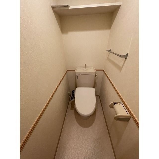 地下鉄空港線 東比恵駅 徒歩10分 12階建 築18年のトイレ写真