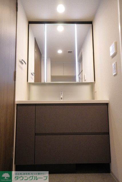 洗面設備　※写真は同タイプ住戸です。