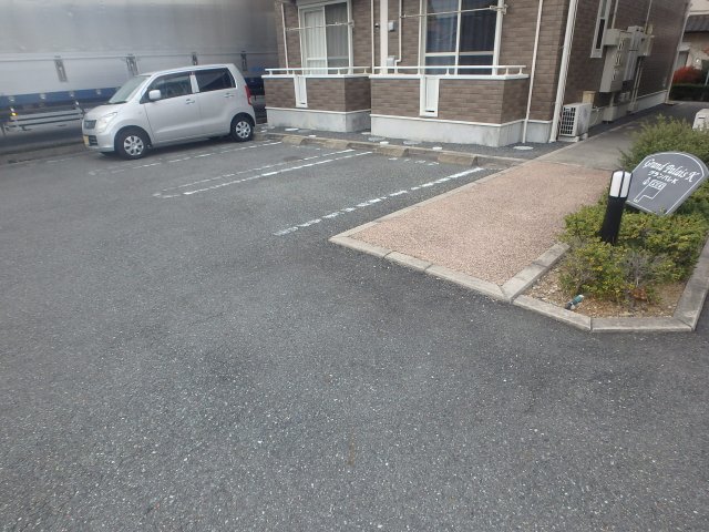 駐車場　総社市井手　グランパレＫ　1LDＫ　駐車場