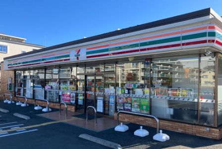 コンビニ　セブンイレブン世田谷上北沢1丁目店（コンビニ）まで343m