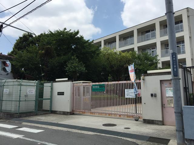 小学校　東大阪市立弥栄小学校（小学校）まで802m