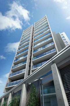 建物外観　鉄筋コンクリート造のがっちりとした建物。