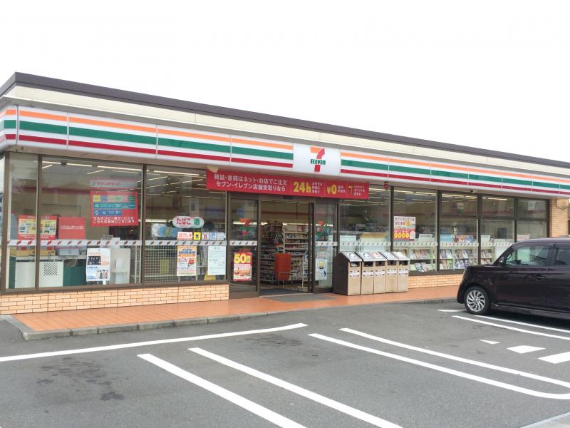 コンビニ　セブンイレブン 富士市津田町店（コンビニ）まで1068m