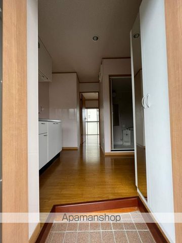 第2年見マンションの玄関写真