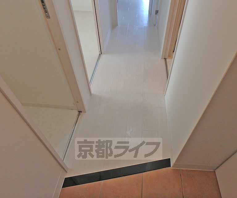 その他部屋・スペース　玄関から廊下にかけて