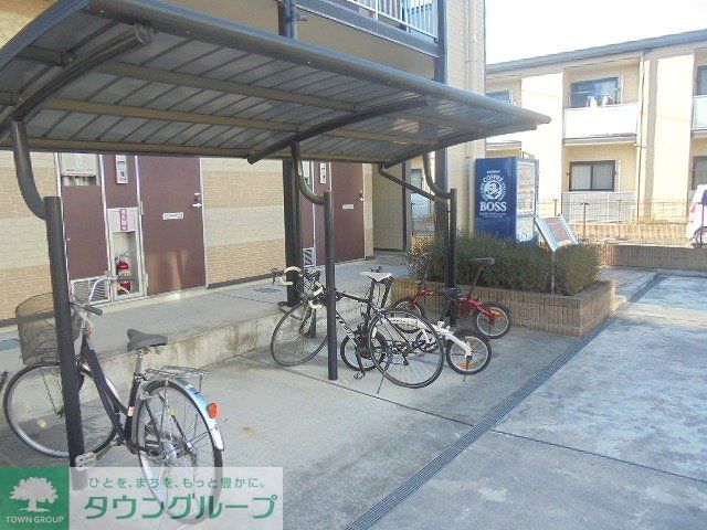 その他　屋根付き駐輪場
