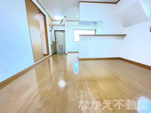 居室・リビング　こちらの居間で趣味の時間をお楽しみください