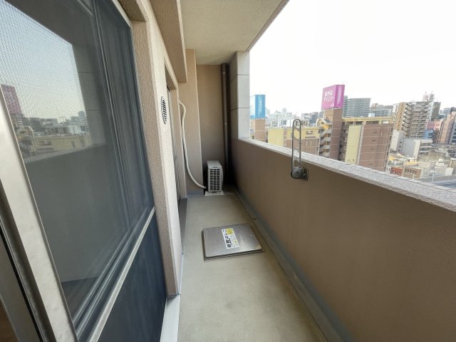 バルコニー　イメージとして同マンション他部屋を表示しています