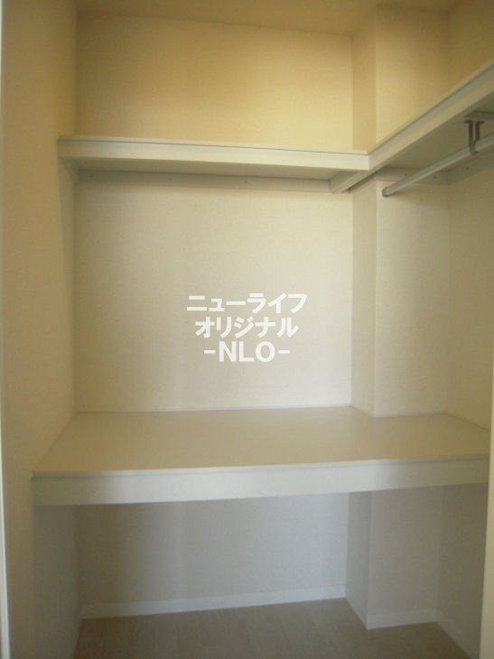 収納　洋服から布団、季節物までスッキリ収納できます☆