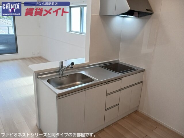 キッチン　同型参考写真です