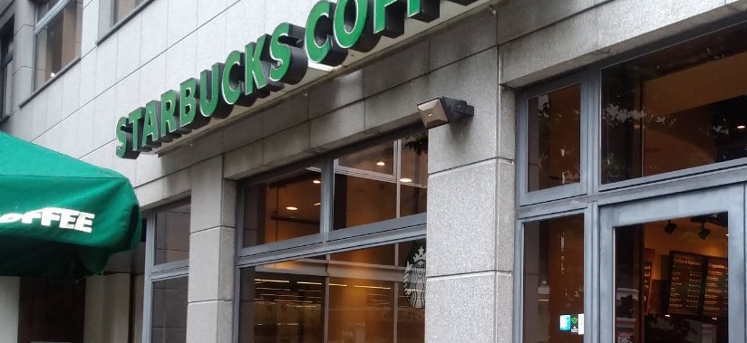 飲食店　スターバックスコーヒー 西本町店（飲食店）まで607m