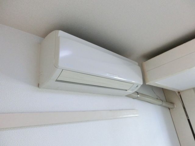 その他設備　エアコン１基実装