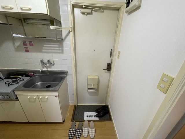 安西ハイツの玄関写真