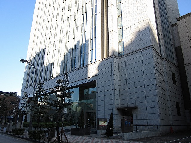 銀行　三重銀行本店（銀行）まで548m