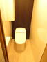 トイレ　温水洗浄便座、タンクレストイレ、トイレに収納もあり便利