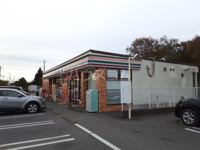 コンビニ　セブンイレブン 水戸百合が丘ニュータウン店（コンビニ）まで370m