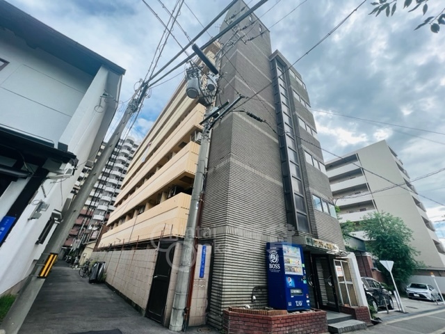 大阪市福島区海老江のマンションの建物外観