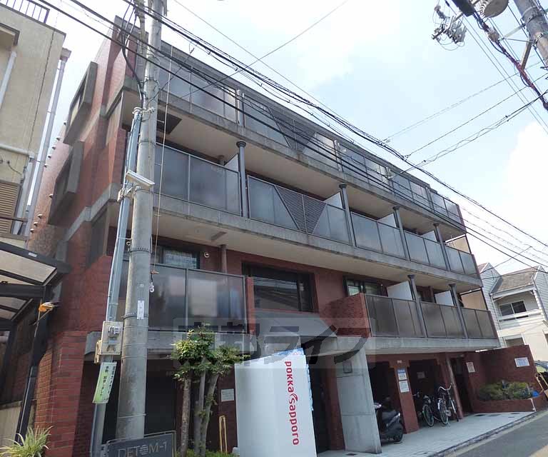 京都市上京区大心院町のマンションの建物外観