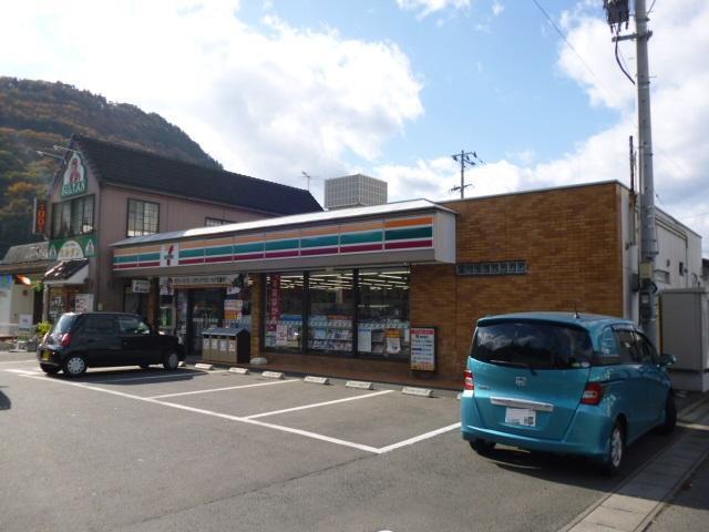 コンビニ　セブンイレブン（コンビニ）まで750m