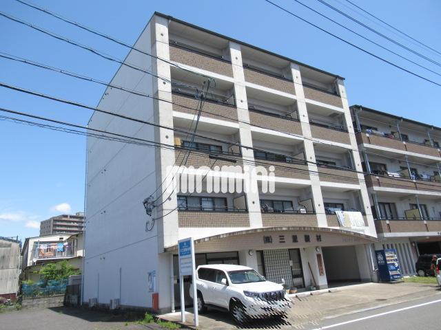 建物外観　コンビニ、スーパーなど近く生活便利な立地です。