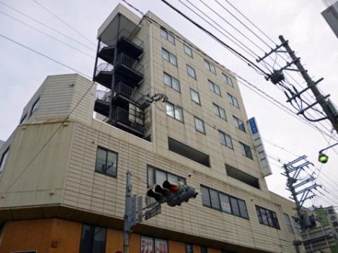 サンパルコマンションの建物外観