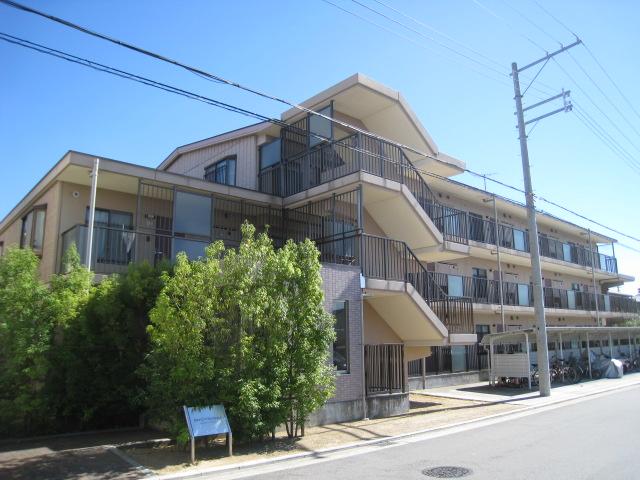 グリーンコート加古川2番館の建物外観