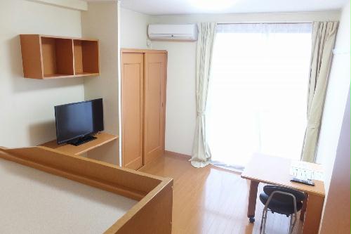 居室・リビング　家具家電付きのお部屋です。