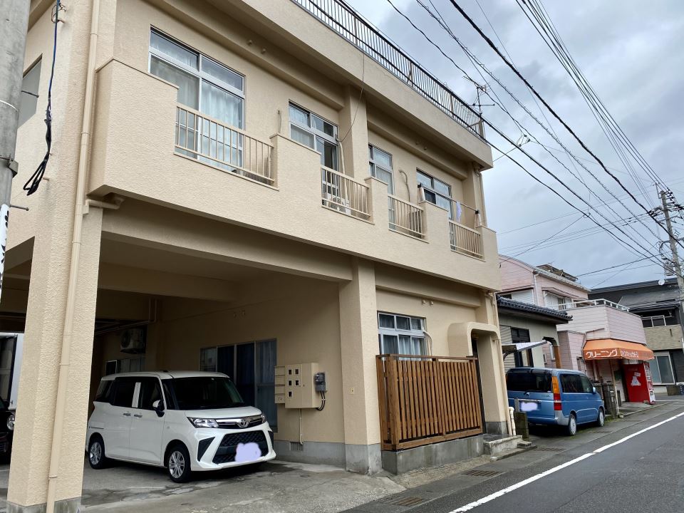 三輪ビルの建物外観