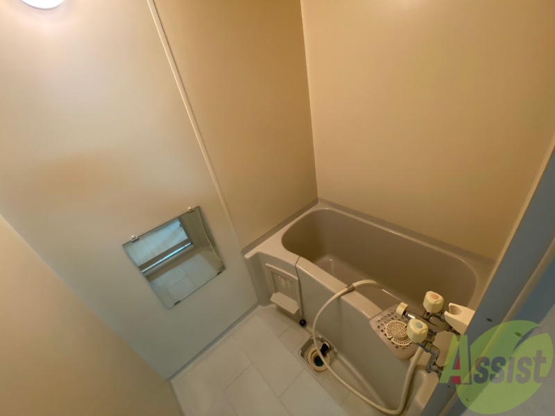 バス・シャワールーム　ユニットバスです。疲れを癒すのに欠かせませんね！