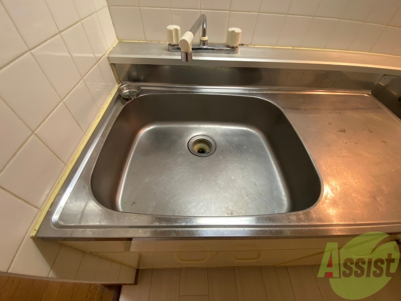洗面設備　キッチンのシンクはピカピカで掃除意欲が湧いてきそう！