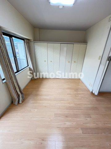 居室・リビング　こちらの居間で趣味の時間をお楽しみください